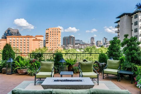 2828 Hood Street #403